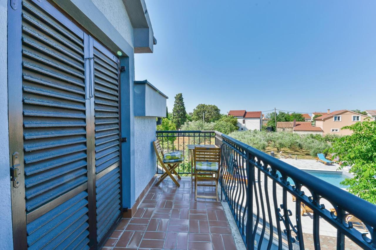 Villa Family Friendly House With A Swimming Pool Privlaka, Zadar - 5762 Privlaka  Exterior foto